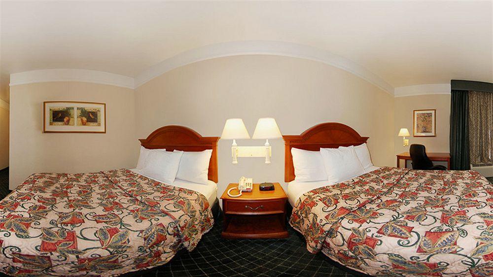 La Quinta By Wyndham Mission At West Mcallen Exterior foto