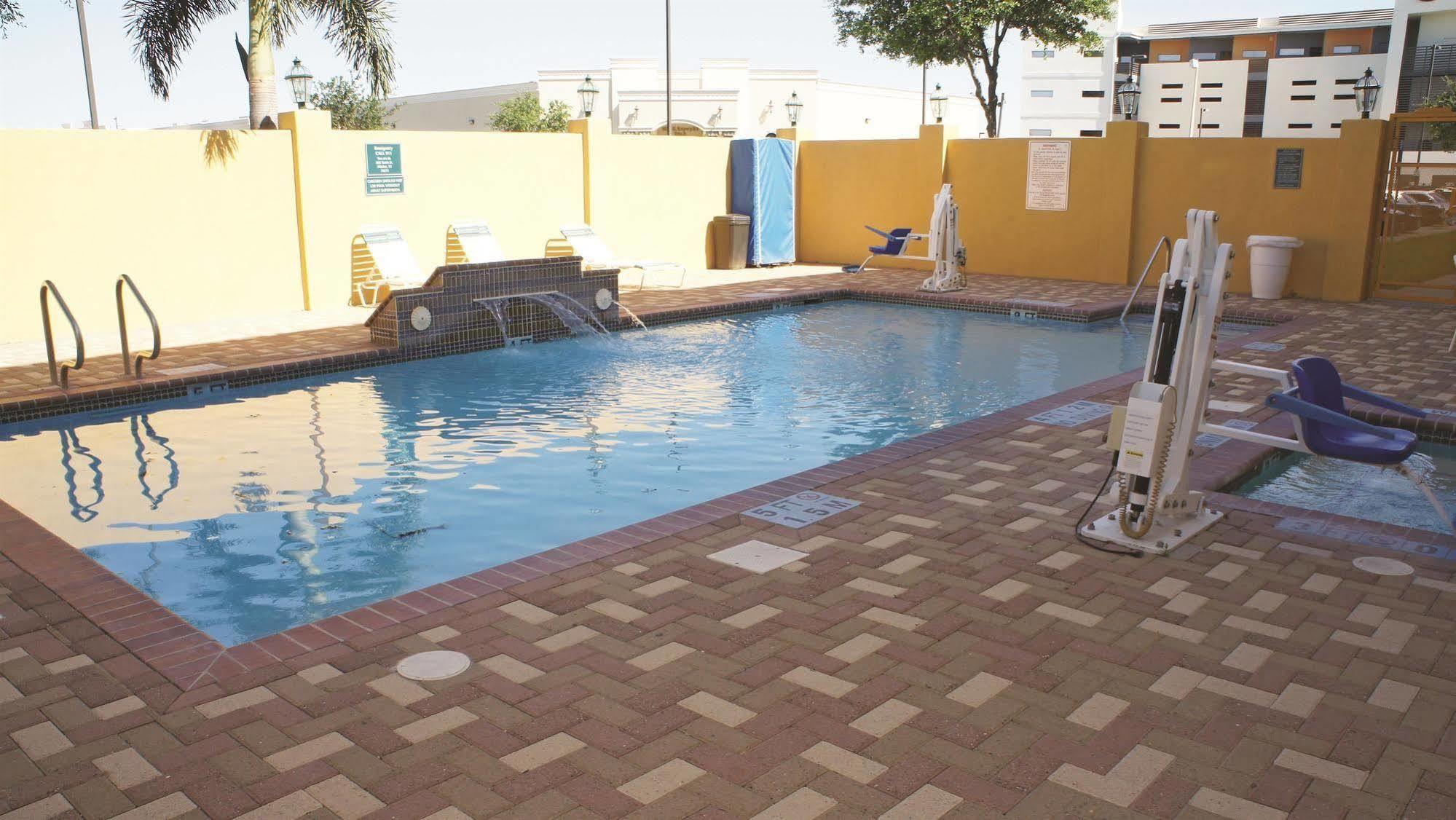 La Quinta By Wyndham Mission At West Mcallen Exterior foto